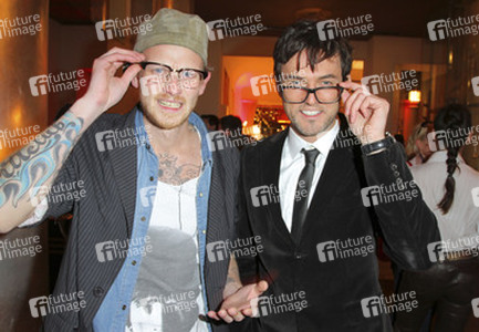 Oliver Rath , Tobey Wilson