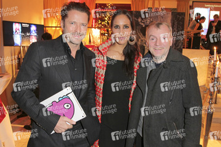 Bruno Eyron mit Freundin Friederike Dirscherl, Thierry Noir.