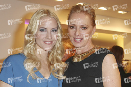 Judith Rakers, Petra van Bremen