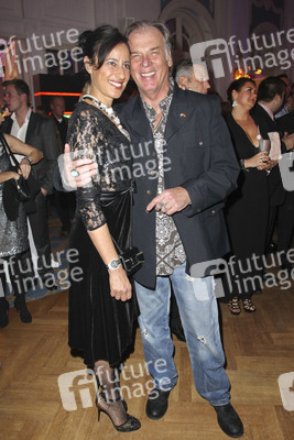 Wolfgang Fierek mit Frau Djamila