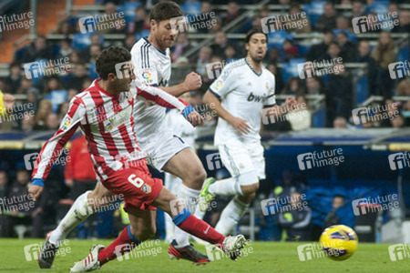 Filipe Luis, Xabi Alonso