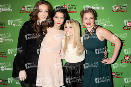 Emma Dumont, Julia Goldani Telles, Bailey Buntain, Kaitlyn Jenkins