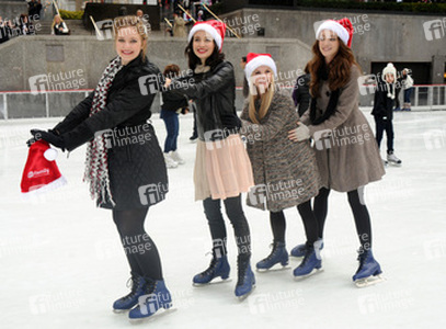 Kaitlyn Jenkins, Julia Goldani Telles, Bailey Buntain, Emma Dumont