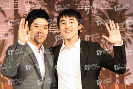 Kim Hee-seong / Hee-sung Kim, Lee Don-ku / Donku Lee