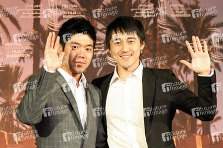 Kim Hee-seong / Hee-sung Kim, Lee Don-ku / Donku Lee