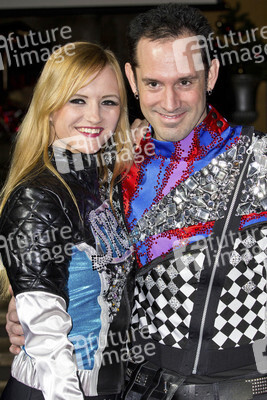 Isabel Volk, Forrest Ryan McKinnon