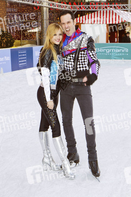 Isabel Volk, Forrest Ryan McKinnon