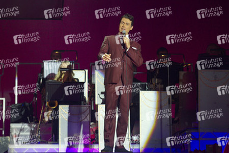 Phil Barley als Dean Martin