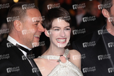 Russell Crowe, Anne Hathaway