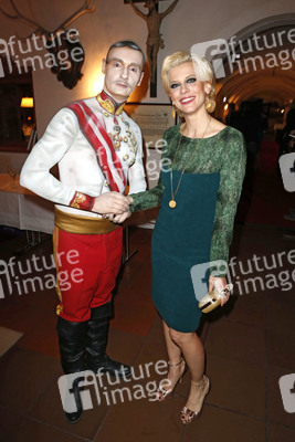 Eva Habermann mit Bodypaint-Model