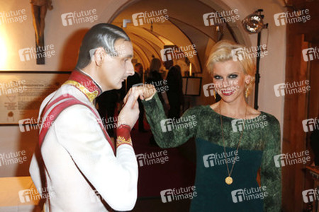 Eva Habermann mit Bodypaint-Model