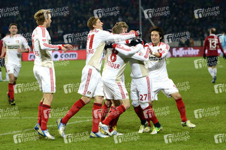 Leverkusen Spieler nach dem 1:0 durch Gonzalo Castro