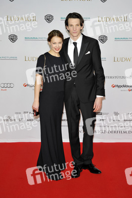 Paula Beer, Sabin Tambrea