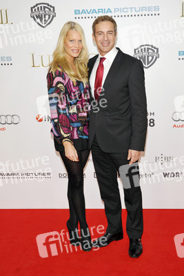 Gedeon Burkhard mit Freundin Annika Bormann