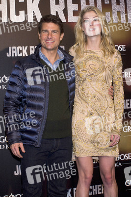 Tom Criuse, Rosamund Pike