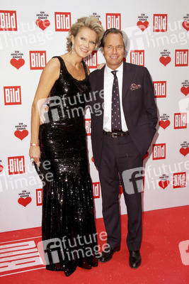 Stephanie von Pfuel, Hendrik teNeues