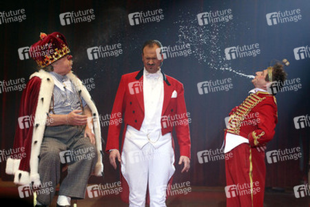 Bernhard Paul als Zippo, Patrick Philadelphia, Jan van Dyke