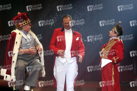 Bernhard Paul als Zippo, Patrick Philadelphia, Jan van Dyke