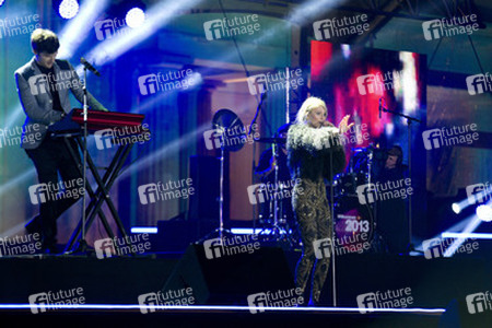 Daniel Grunenberg, Carolin Niemczyk (Glasperlenspiel)