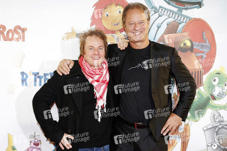 Dustin Semmelrogge, Tom Gerhardt