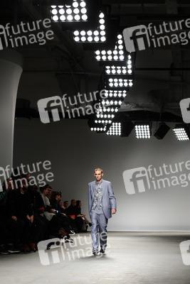 Richard Nicoll Model