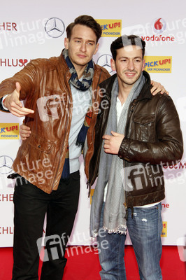 Vladimir Burlakov, Arnel Taci