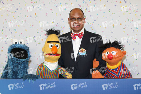 Melvin Ming mit Krümelmonster, Bert und Ernie