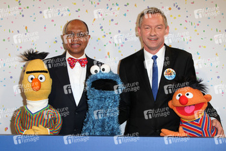 Melvin Ming, Lutz Marmor mit Bert, Krümelmonster und Ernie