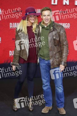 Gedeon Burkhard mit Freundin Anika Bormann