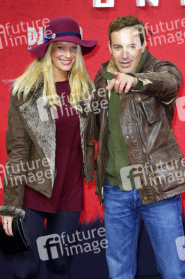 Gedeon Burkhard mit Freundin Anika Bormann