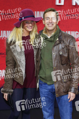 Gedeon Burkhard mit Freundin Anika Bormann