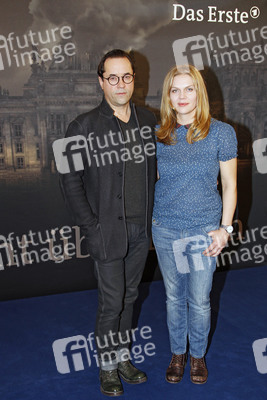 Jan Josef Liefers, Anna Loos