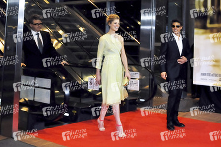 Christopher McQuarrie, Rosamund Pike, Tom Cruise