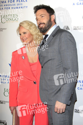 Cindy McCain, Ben Affleck