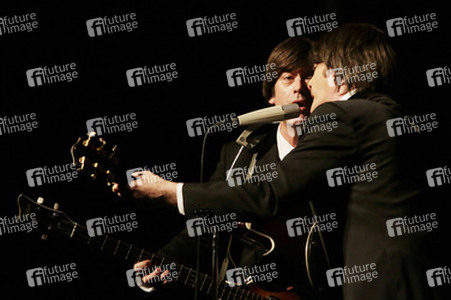 Steve White als Paul McCartney, Craig Gamble als George Harrison
