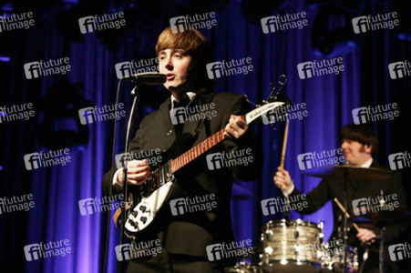 Paul Tudhope als John Lennon, Simon Ramsden als Ringo Starr