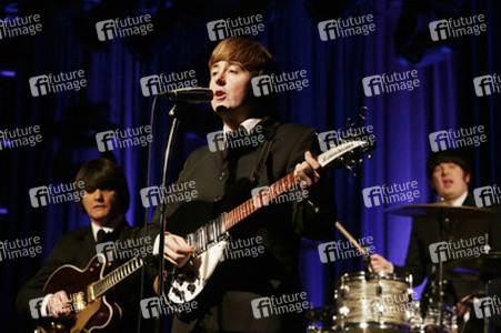 Craig Gamble als George Harrison, Paul Tudhope als John Lennon, Simon Ramsden als Ringo Starr