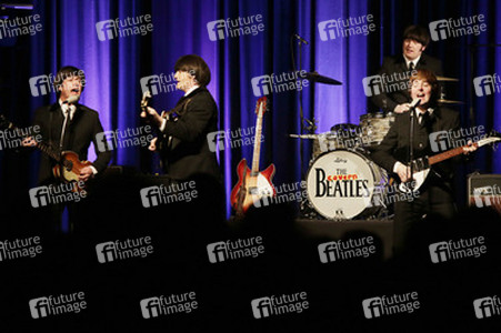 Steve White als Paul McCartney, Craig Gamble als George Harrison, Simon Ramsden als Ringo Starr, Paul Tudhope als John Lennon