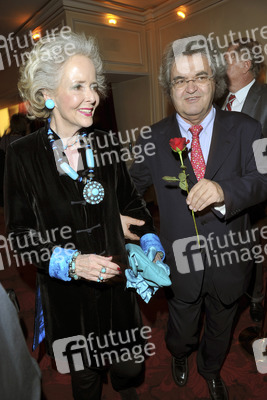 Isa Gräfin von Hardenberg, Helmut Markwort