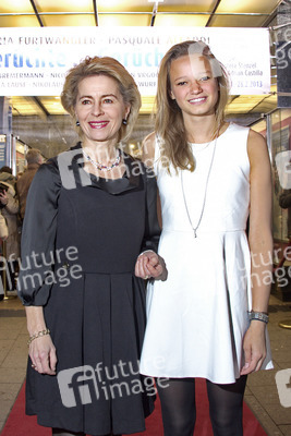 Ursula von der Leyen mit Lilly Schröder