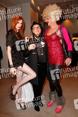 Dana Regyonal, Rolf Scheider, Gloria Viagra