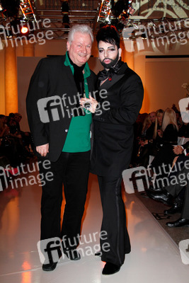 Harald Glööckler mit Lebensgefährte und Geschäftspartner Dieter Schroth