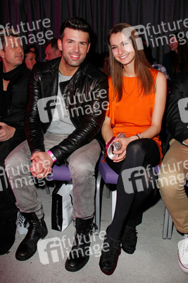 Jay Khan, Miriam Mack