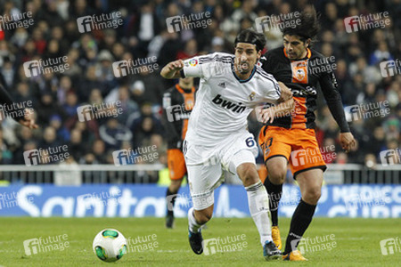 Sami Khedira, Éver Banega