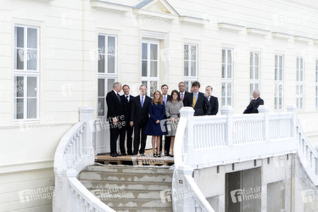 Stephan Weil, Beatrice Mountbatten-Windsor, David McAllister, Eugenie Mountbatten-Windsor und Gäste