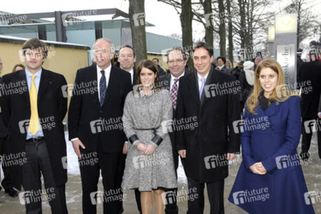Eugenie Mountbatten-Windsor, David McAllister, Beatrice Mountbatten-Windsor