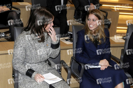 Eugenie Mountbatten-Windsor, Beatrice Mountbatten-Windsor