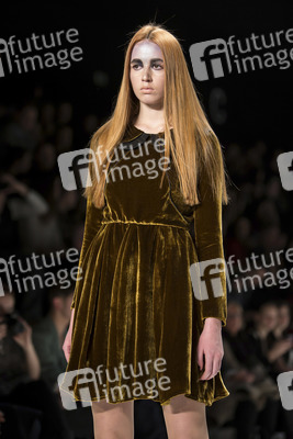 Rebekka Ruétz Model