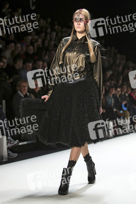 Rebekka Ruétz Model