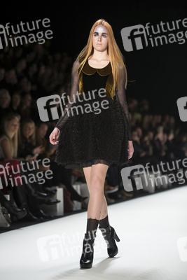 Rebekka Ruétz Model